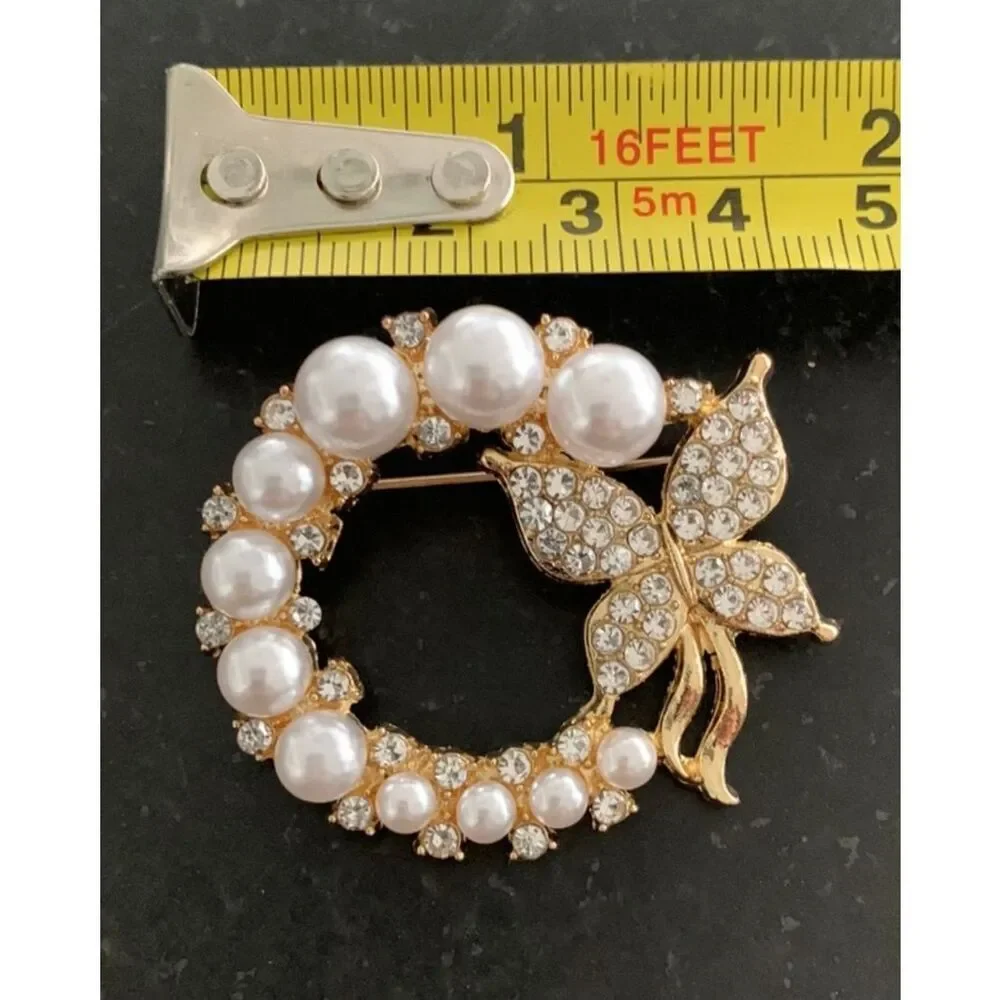 Butterfly Brooch Faux Pearl Rhinestone Gold Tone Circle Wreath Pin
